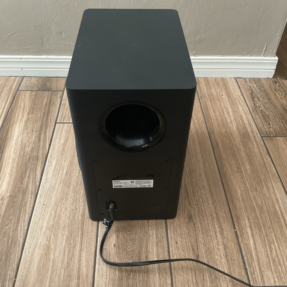 Samsung Black sub woofer - Picture 4 of 5
